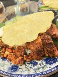 A cozy cafe serving local & Western Food : 21 Fusion