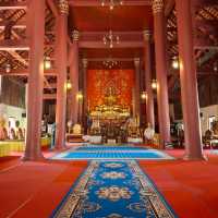 ไหว้พระและชมจิตรกรรมฝาผนังในวิหารศิลปะล้านนา
