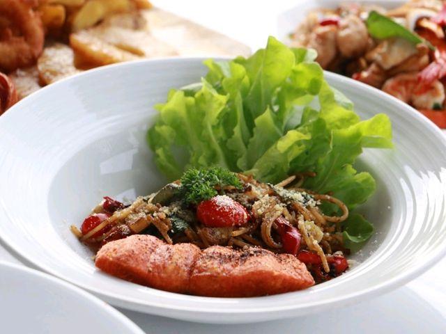 บนชั้นดาดฟ้า Rooftop Bistro บ้านฉาง
