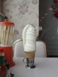 🍦【岩手・花巻】  レトロな大食堂で味わう、特大のソフトと“夢を育んだ景色”。
