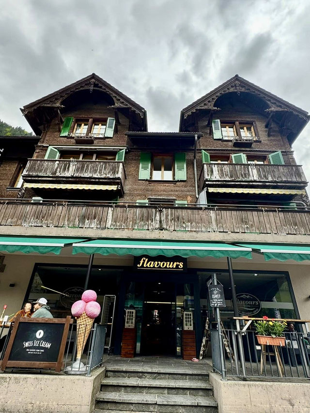 走訪瑞士知名的瀑布小鎮～勞特布龍嫩Lauterbrunnen