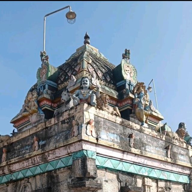 🛕 3000-Year-Old Poombarai Murugan Temple – A Timeless Watcher Over Kodaikanal's Hills