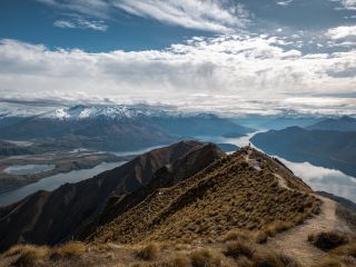 The breathtaking view right in front of you: Roy's Peak