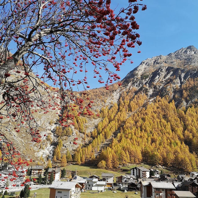 Saas-Fee: A Car-Free Alpine Paradise of Glaciers, Peaks & Swiss Charm