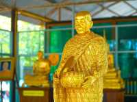 心が静まる、黄金の寺でひと休み。✨🙏 #ワットモンコンテープ #タイ旅行