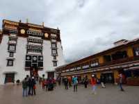 Lhasa อ้อมกอดหิมาลัย ดินแดนแห่งศรัทธาบนหลังคาโลก