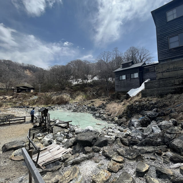♨️【秋田・黒湯温泉】秘湯の名湯で心も体も癒される自然の温泉旅
