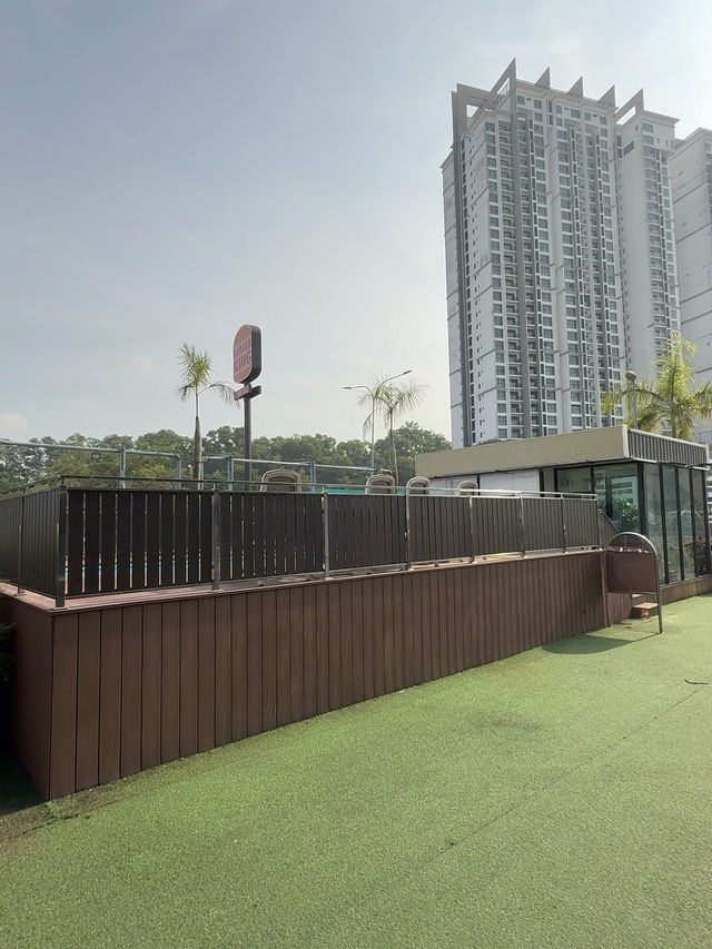 Comfortable Convenience Just Steps from AEON Mall - Hotel Granada
