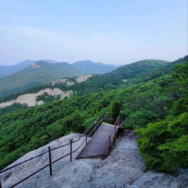 Hiking Naebyeonsan