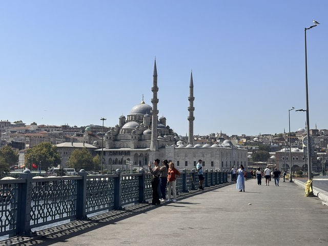 【ガラタ橋（Galata Bridge）｜イスタンブールの“海と街”をつなぐ、絶景と屋台の名所】