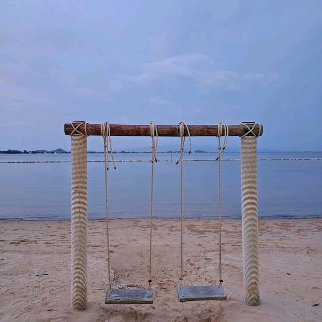 ที่พักติดริมทะเล แบบไม่มีถนนคั้น จันทบุรี