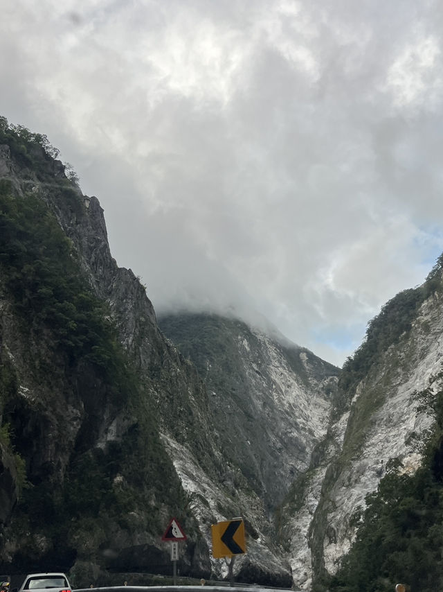 最新｜太魯閣「全面封步道」⛔️只能路邊拍照？交通管制＋時間表一次看！