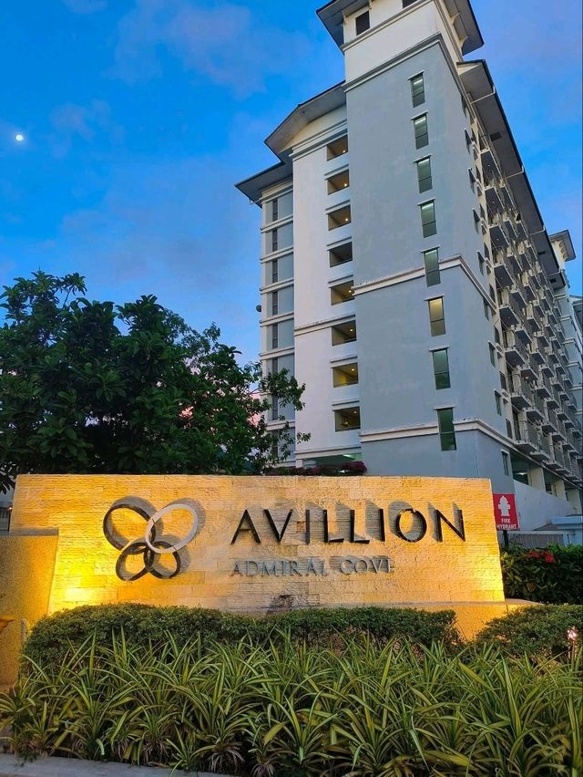 “Avillion Admiral Cove – Spacious Seaside Retreat with Charming Flaws”