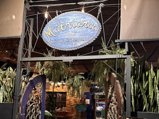 【Restaurante La Matriarca｜El Poblado のチチャロン天国】