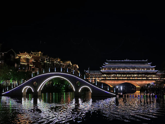 Fenghuang Ancient City: Stepping into Shen Congwen's Ink Wash Jianghu! 🎨🏮