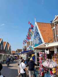 Volendam Vibes: Boats, Breezes, and Bright Houses