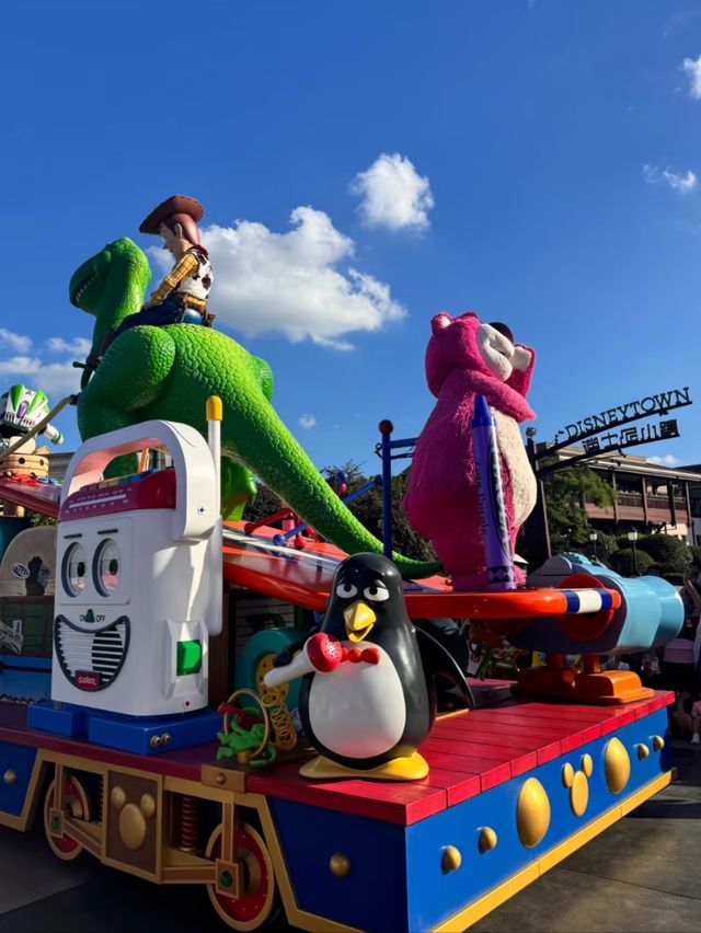 Magic Has No Age Limit – Discover the Wonder of Shanghai Disneyland