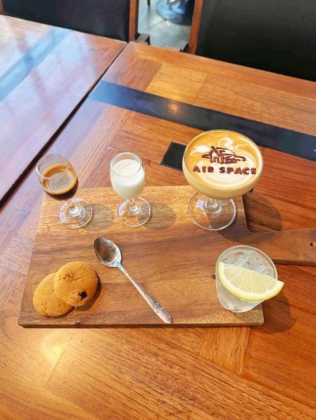 Air Space Hua Hin ร้านอาหารและคาเฟ่สุดเท่และวินเทจ