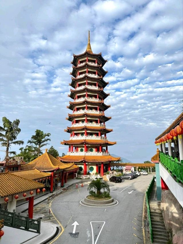 Chin Swee Caves Temple: A Misty Mountain Escape