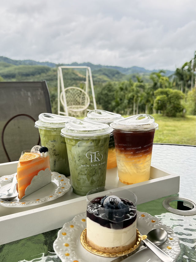เห็นแต่เขา คาเฟ่ 