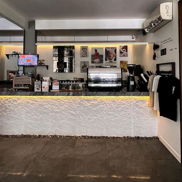 Ams&Dam Cafe