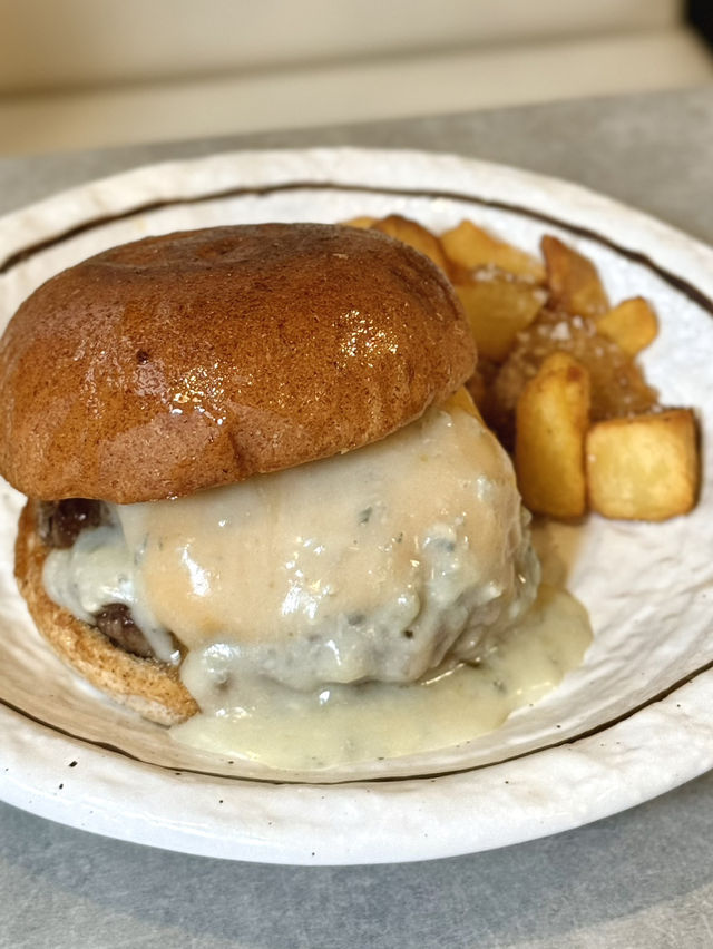 【東京観光】˗ˏˋ こんなビジュのバーガーはじめて🥹 ˎˊ˗