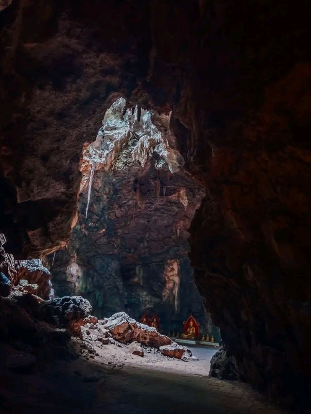 ถ้ำเขาหลวง เพชรบุรี