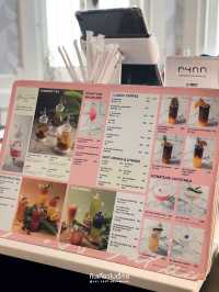 คาเฟ่ในบ้านสไตล์โคโลเนียล