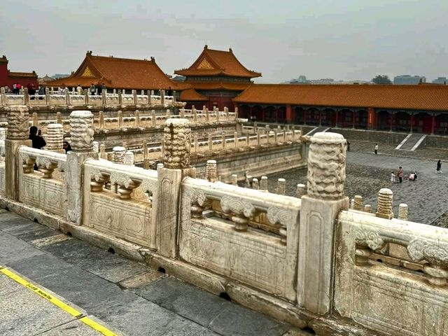 A Walk Through Imperial Wonder : The Forbidden City