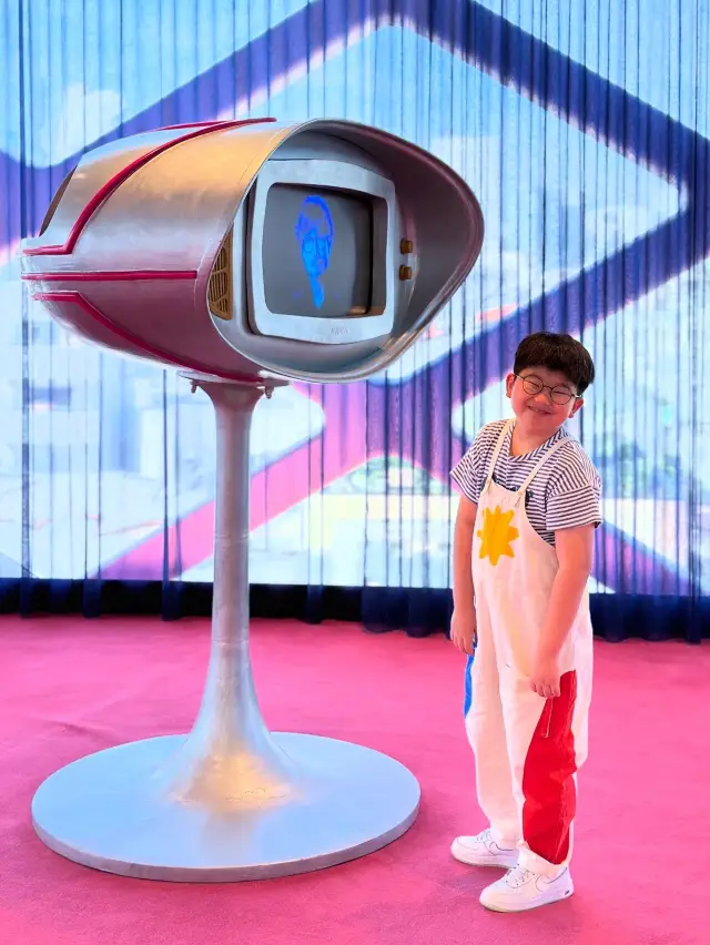 Prada Aoyama Tokyo Free Exhibition!