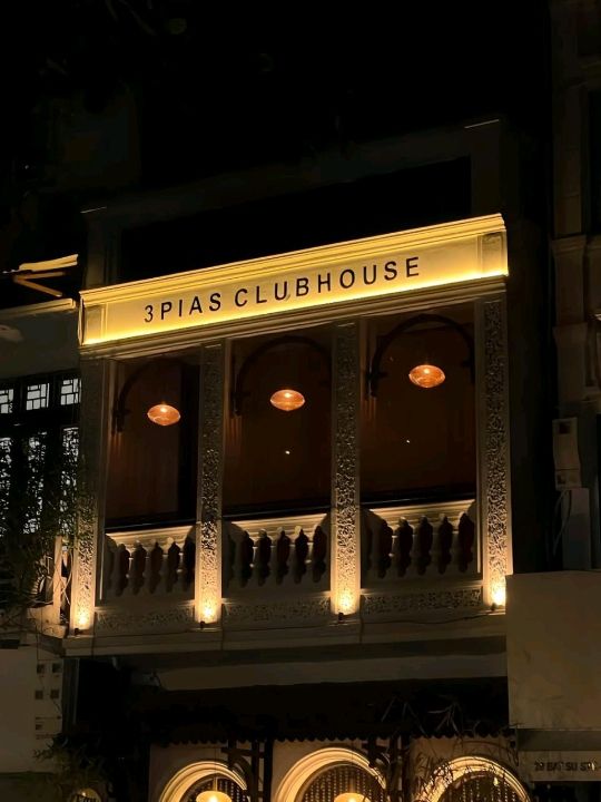 3Pias Club House