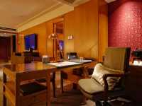 A Timeless Luxury Stay at Mandarin Oriental Hong Kong