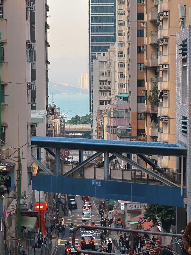 🌆✨ Lost in Time: Vintage Vibes in Hong Kong 🇭🇰📸 