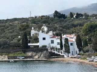 예술과 바다가 만나는 곳, 포르트 리가트