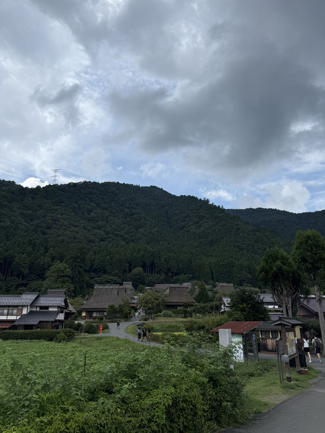 美山合掌村（日文：美山かやぶきの里）