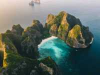 피피섬(Phi Phi Islands) – 에메랄드빛 천국