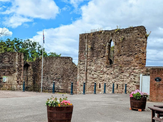 Solo Return: The Ghosts of Monmouth Castle
