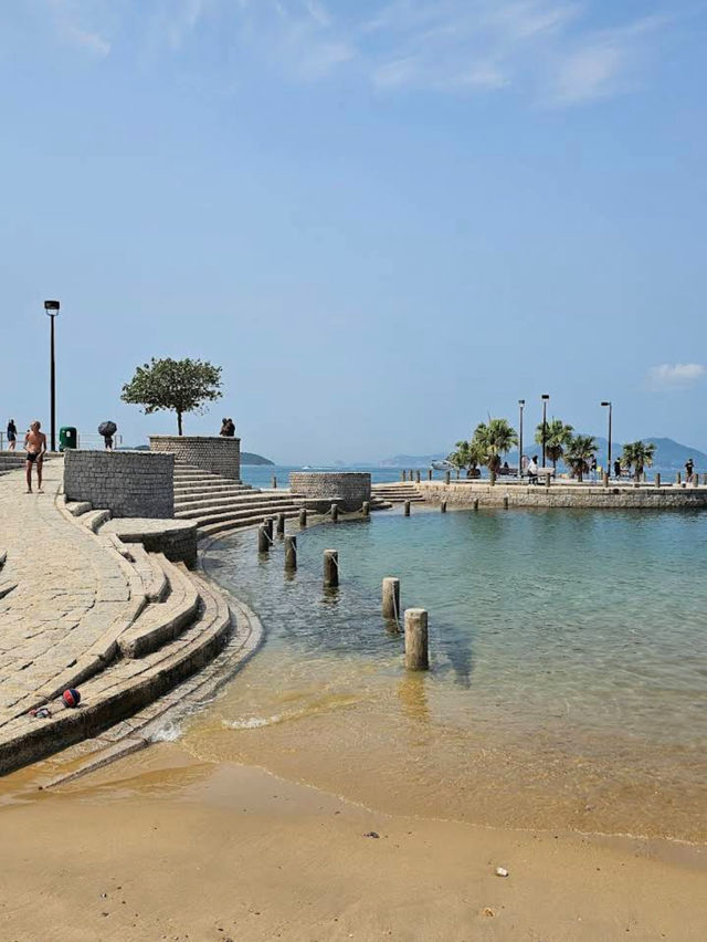 Repulse Bay — пляжный район Гонконга Repulse Bay — пляжный район Гонконга