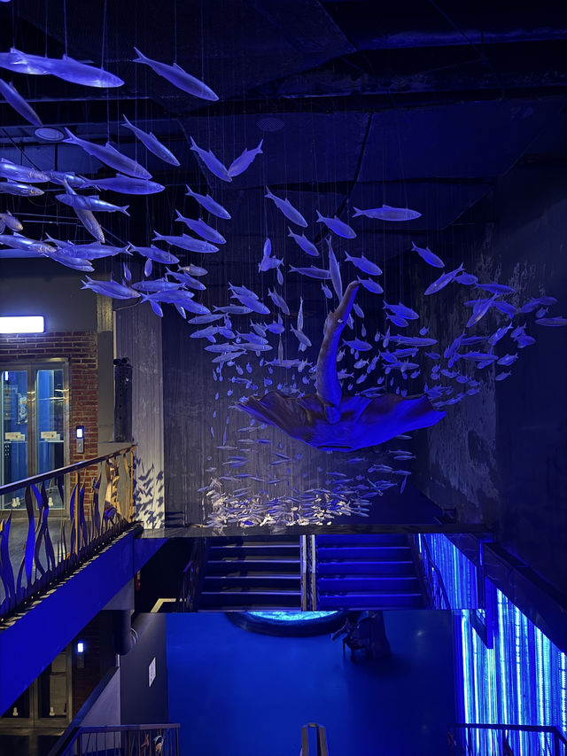 Aquarium Raksasa di Dalam Mall