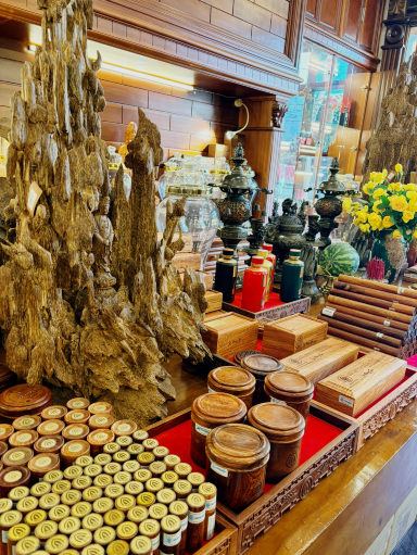 ベトナム KHANH HOA 産天然沈香、25 グラム! ベトナム/ニャチャン】家康も求めた沈香 | Trip.com ニャチャン