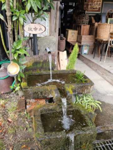 《阿蘇宮地湧泉水巡禮，每一口水都幸福》