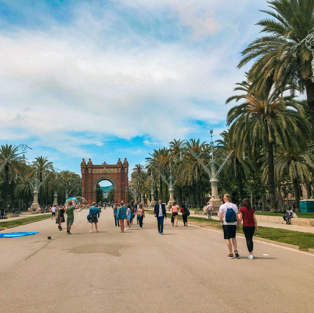 Arc de Triomf in Barcelona is great for photos 🇪🇸