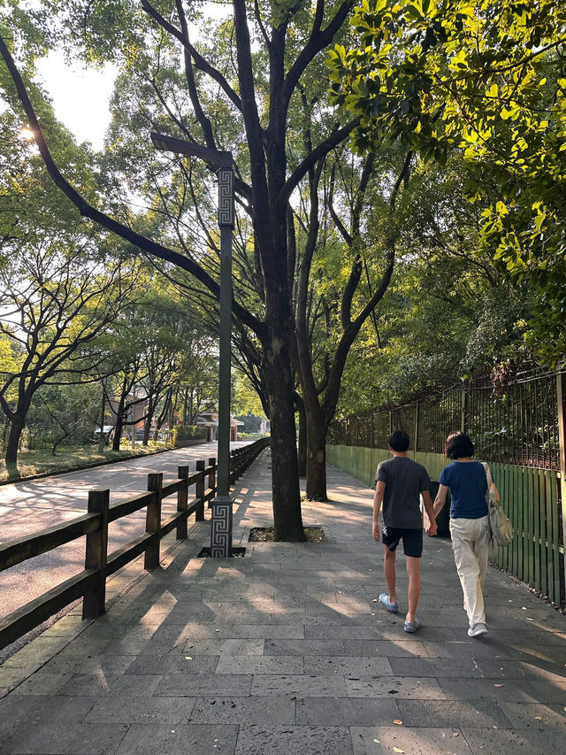 黃果樹黔首居，清晨直接看大瀑布攻略