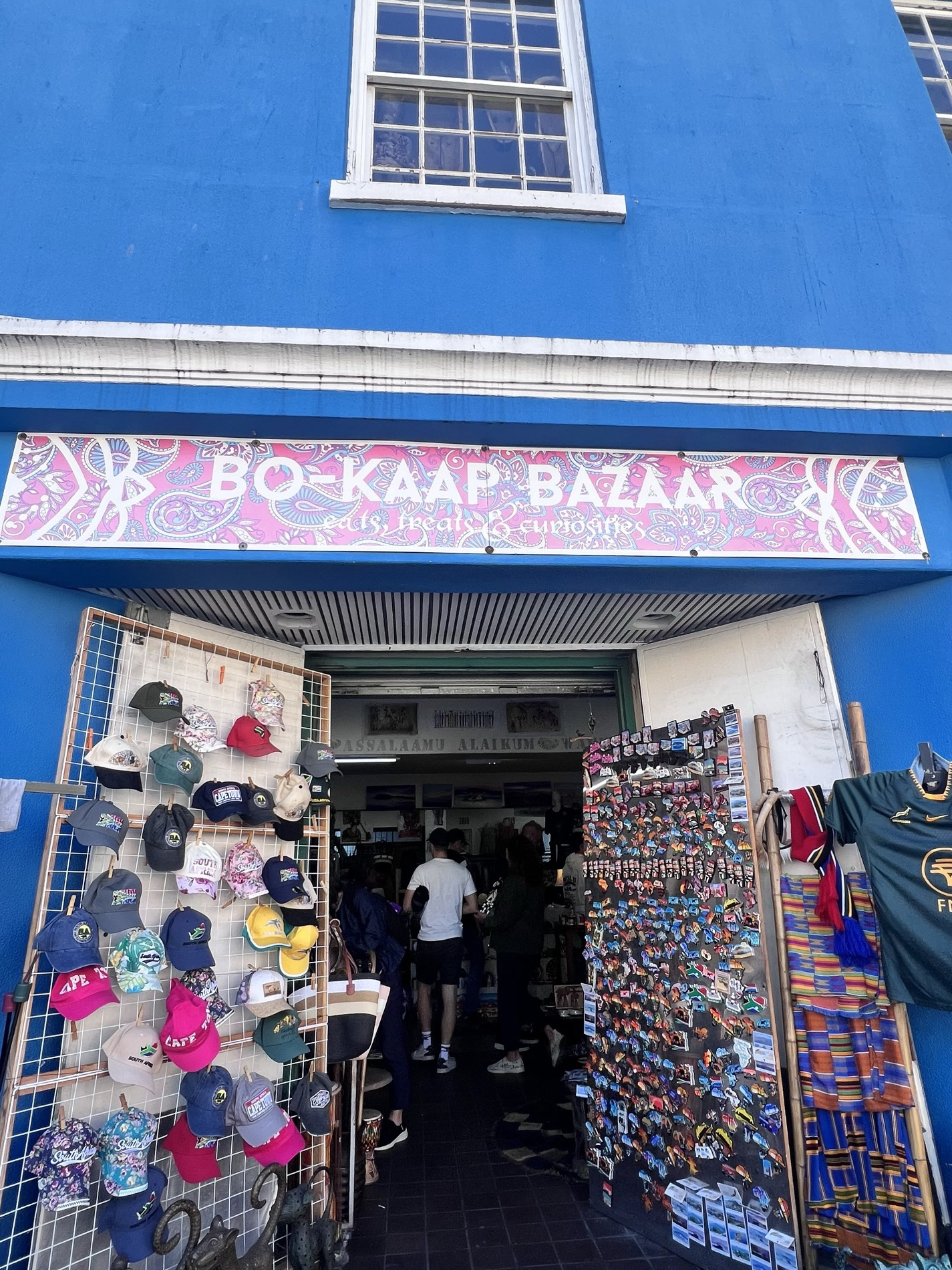 BO-KAAP BAZAAR — THE PERFECT SPOT FOR SOUVENIR HUNTING IN CAPE TOWN! 