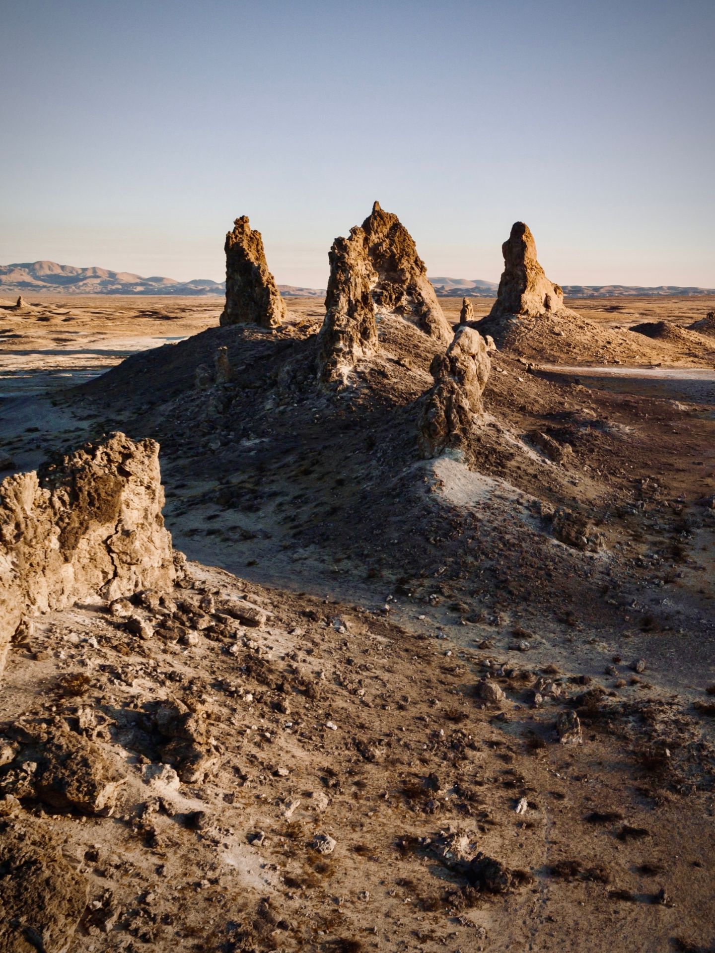 Shapotou Confluence: Where the Yellow River Meets the Desert — The Perfect Embodiment of “A Round Su