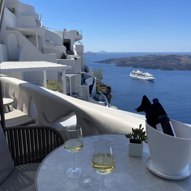 Spectacular Views of Fira, Santorini 🚢 