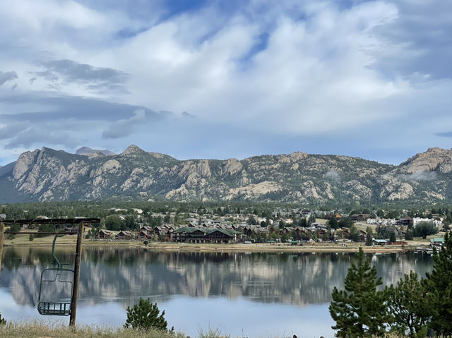Estes Park – The Ultimate Theme Park in the Rockies! 🏔️  