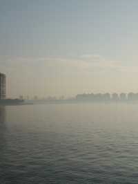 Marine Drive: A Stunning View of Mumbai’s Skyline