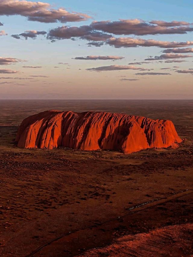 A Road Trip to Uluru: An Adventure of a Lifetime 🚗✨