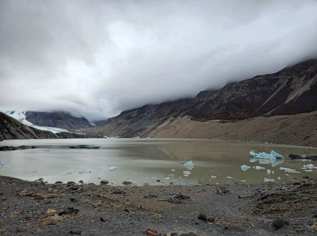 해외여행 아르헨티나 엘 찰텐의 아름다운 호수 Mirador del cerro Torre